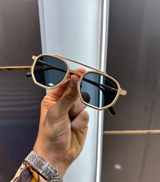 Marc Jacob New Black Gold SRK Edition Luxury Shade With Original Packing
