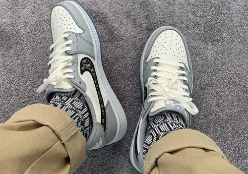 Nike Jordan 1 Low Diorr With 2 Keychain Semi UA With All Accessories And Og Box Packing